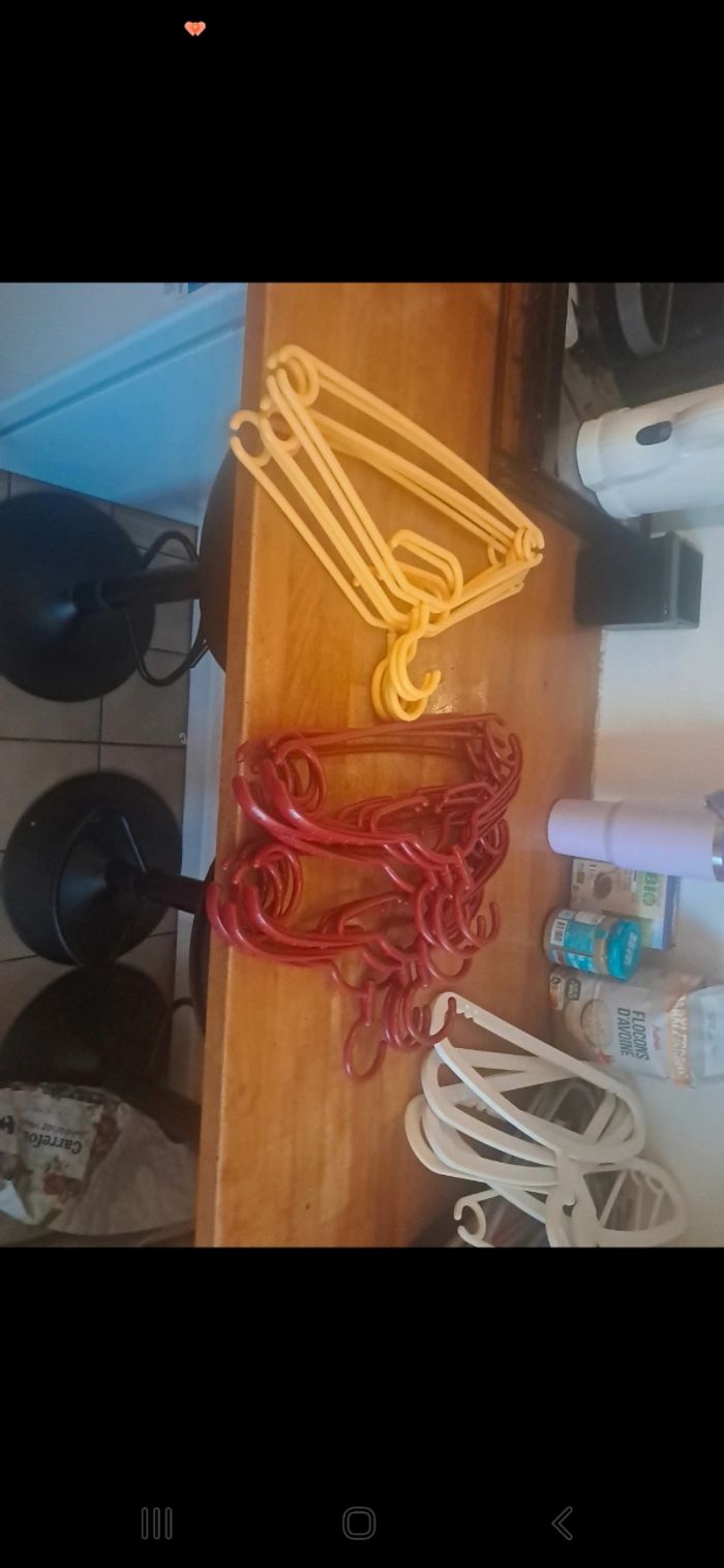 Lot de 31 cintres ikea