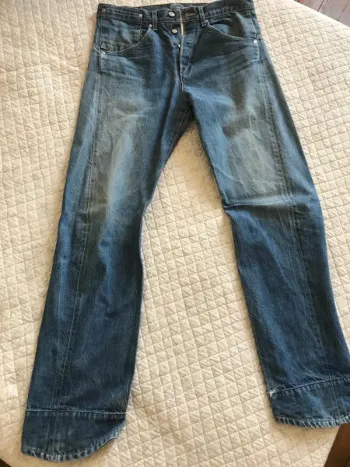 Jean Lévis bleu modèle 507
