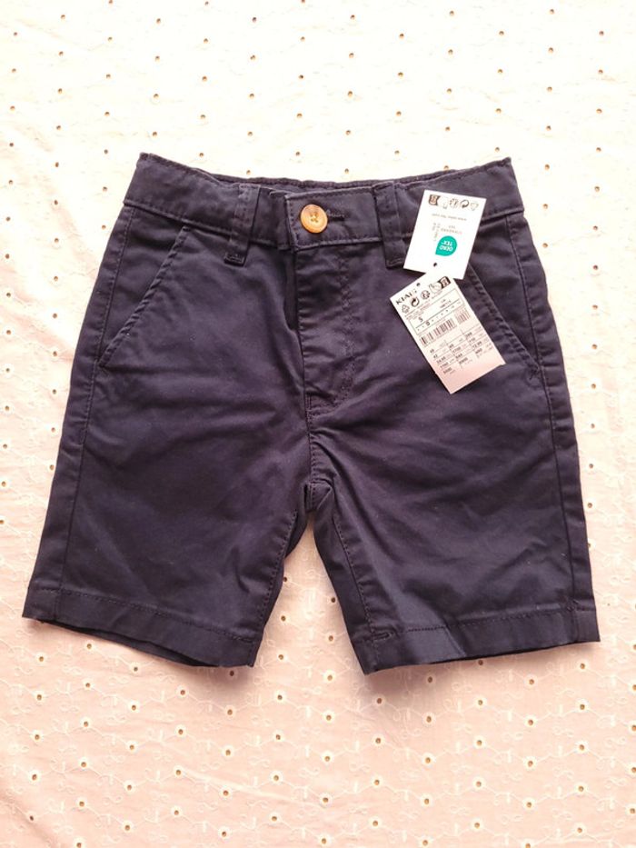 Short bleu marine neuf