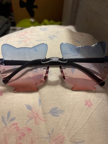 Lunettes en forme de chat bleues et roses