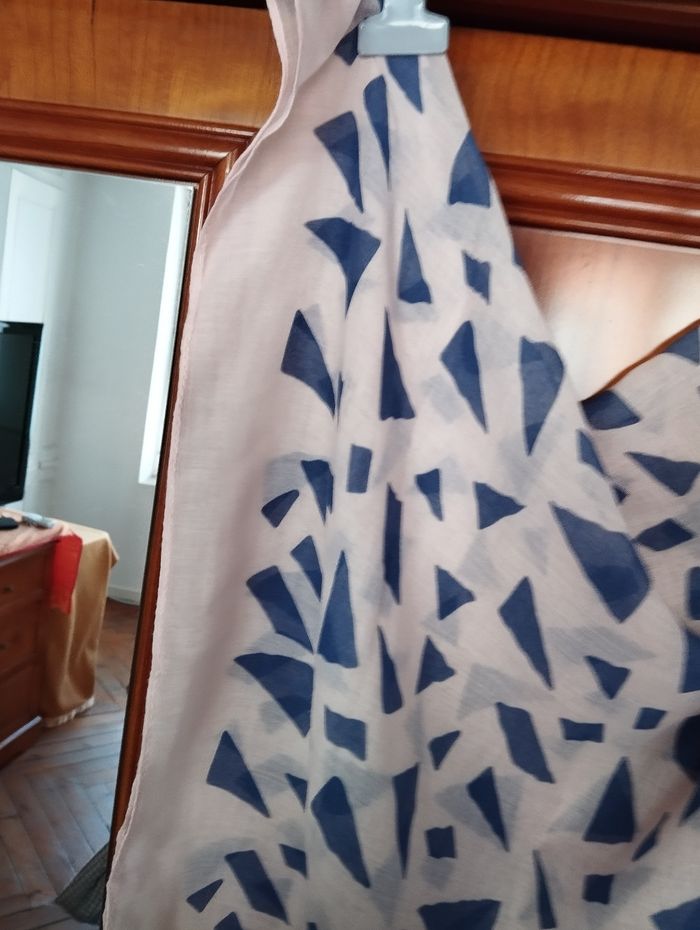 Grande écharpe neuve - photo numéro 2