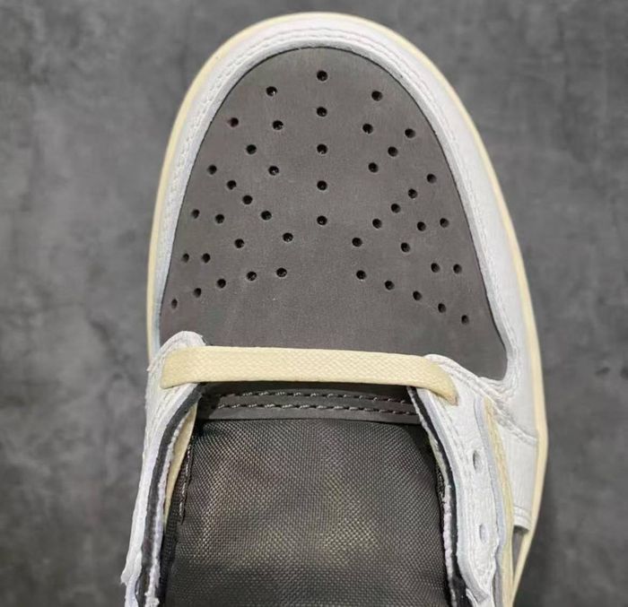 Travis Scott x Air Jordan 1 Low OG SP moka inversé  taille 44 - photo numéro 5