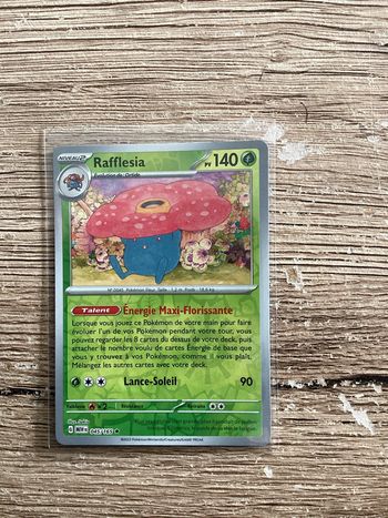 carte Pokémon rafflesia reverse 045/165 EV3.5 collection 151 FR neuf sortie de booster