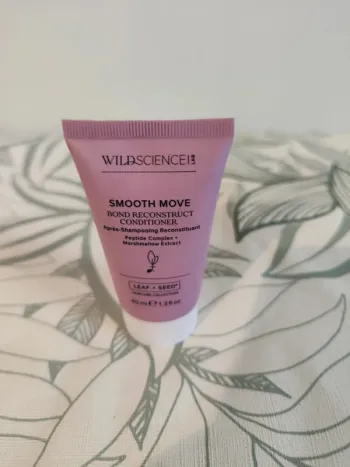 Wild science apres shampooing reconstituant 40ml   à utiliser 12 mois après ouverture