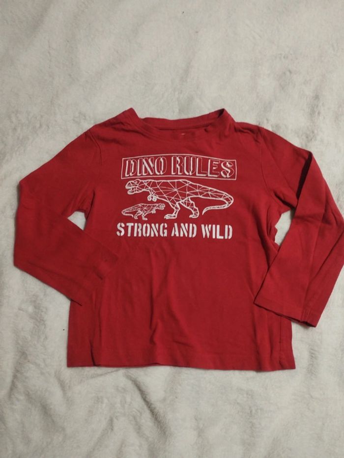 T-shirt manches longues dino rouge 4 ans