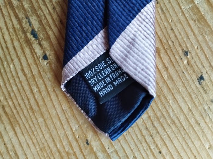 Cravate Élégante Philippe Vendôme - Rayures Roses et Bleues - 100% Soie - Fabriquée en France - TBE - photo numéro 5
