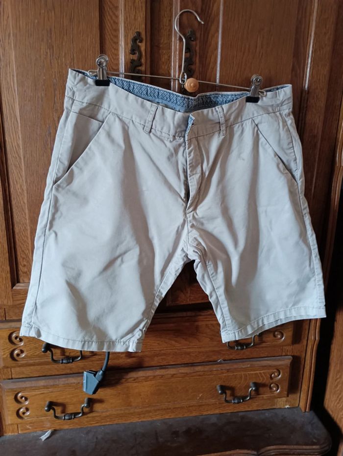 Short chino