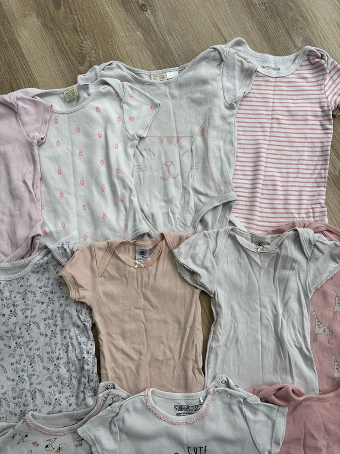 Lot 15 bodies fille taille  2-3 ans - photo numéro 2