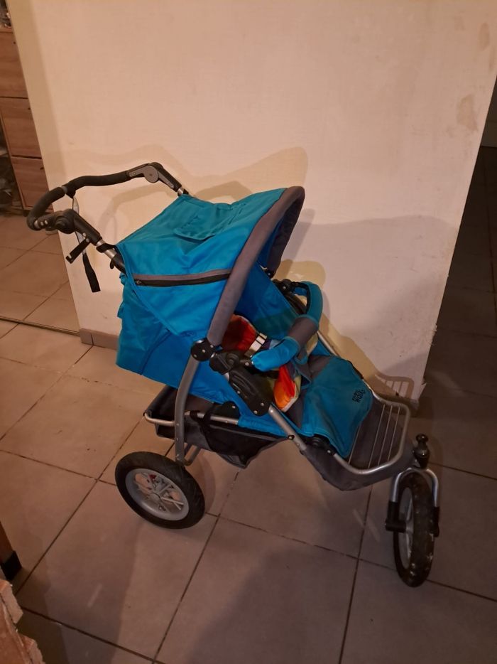 Poussette 3 roues tout terrain - photo numéro 3