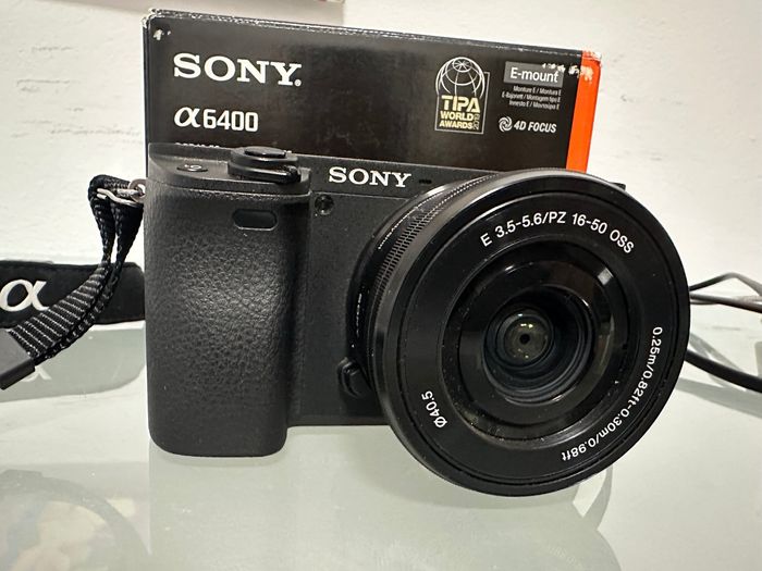 Appareil photo 4K Sony Alpha 6400 + objectif + carte mémoire 256 Go (lot d'accessoires)