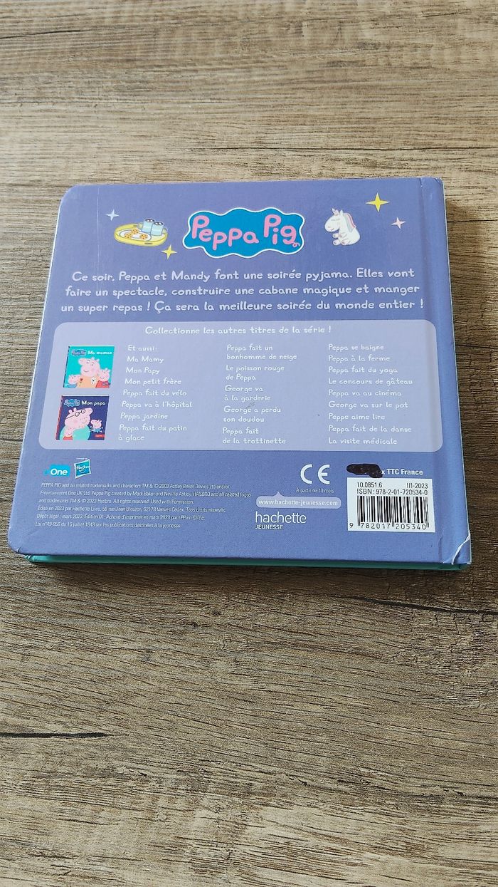 Livre  "la soirée pyjama de Peppa" Peppa Pig - photo numéro 3