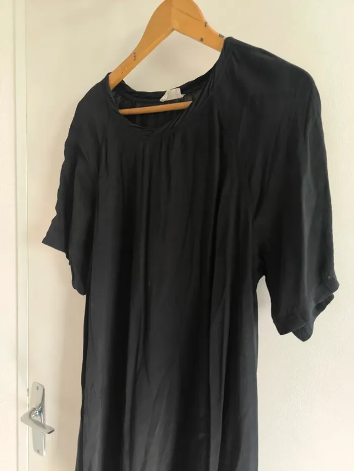 Robe noire L - photo numéro 2