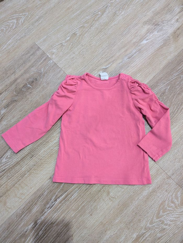 Lot 3 t-shirts et 1 pantalon 18 mois bebe fille - photo numéro 4