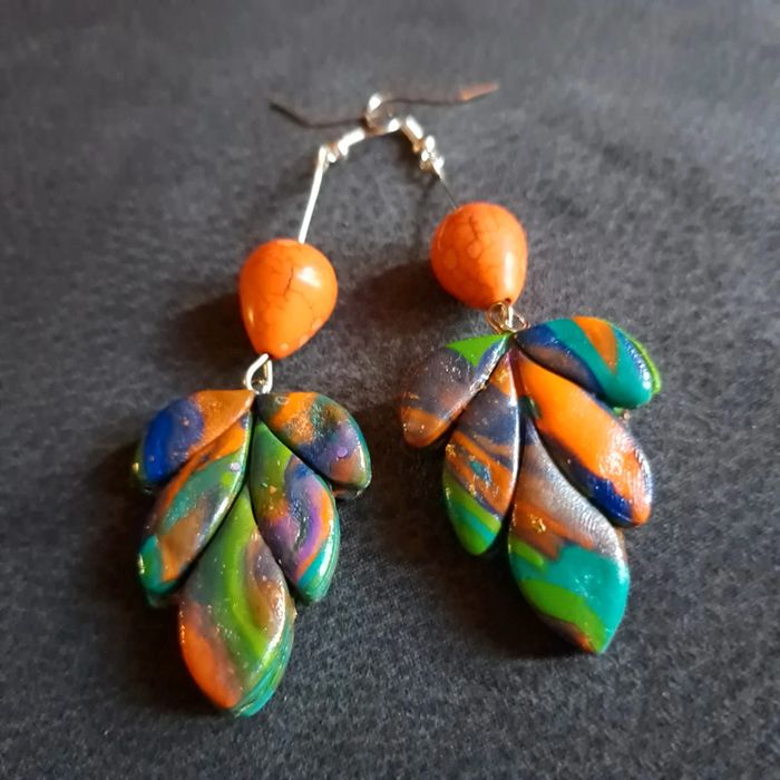Boucles d'oreilles pendante multicolore pâte polymere - photo numéro 9