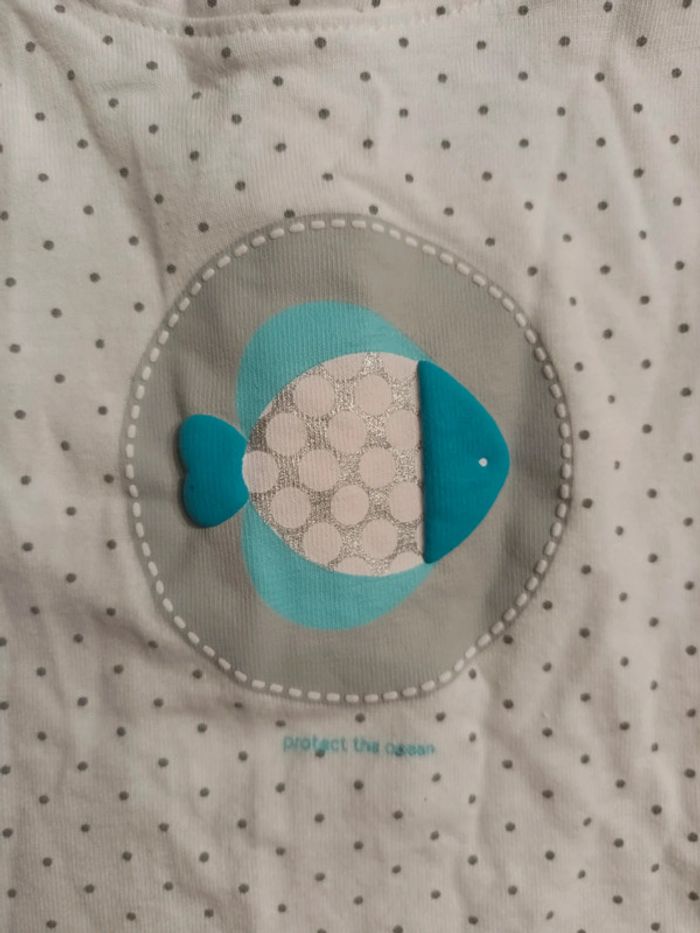 Haut 1 mois neuf - photo numéro 2