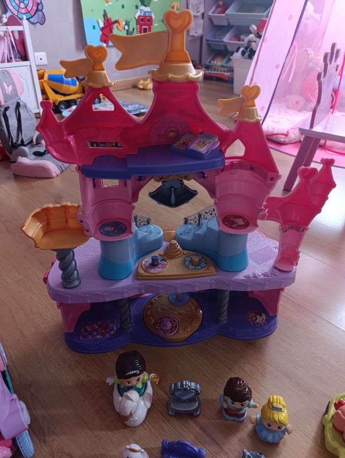 Lot tut tut les copains avec château de princesse - photo numéro 4