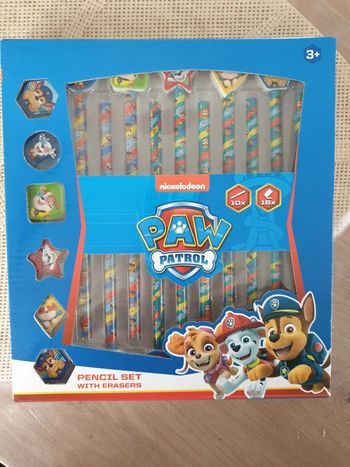 Lot 10 crayons couleurs et 10 gommes pat patrouille neuf