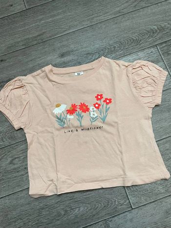 T-shirt motif fleurs marguerites  Zeeman 2 ans  Impeccable