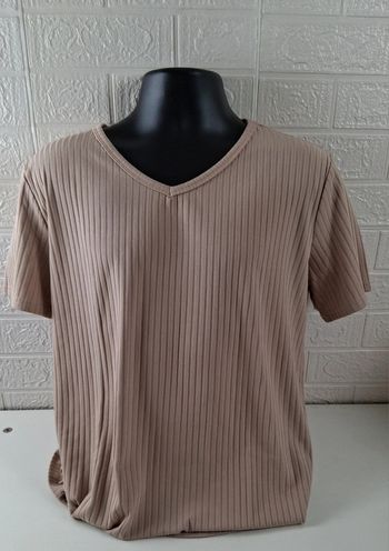 Tee-shirt col V taille L