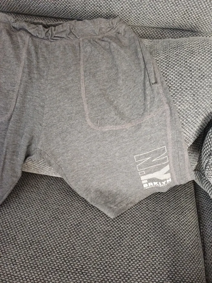 Short garçon taille 12 ans - photo numéro 2