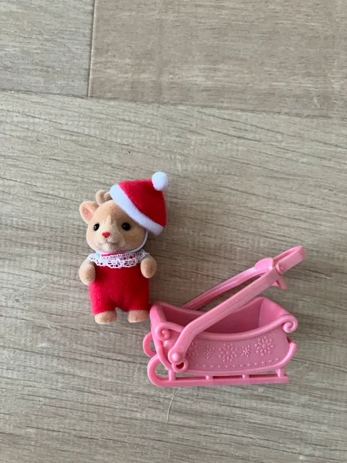 Figurine Sylvanian families Rennes de Noël bébé