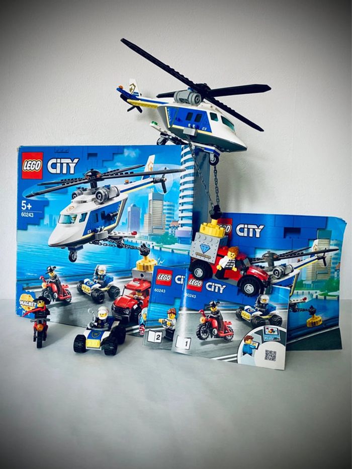 LEGO City 60243 - L’Arrestation en Hélicoptère - Complet avec Boîte et Notice