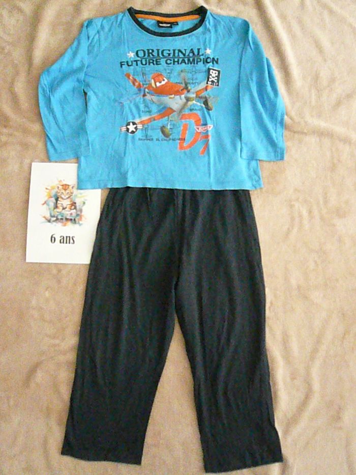 Pyjama 2 pièces Disney Planes 6 ans (n°8 bis)