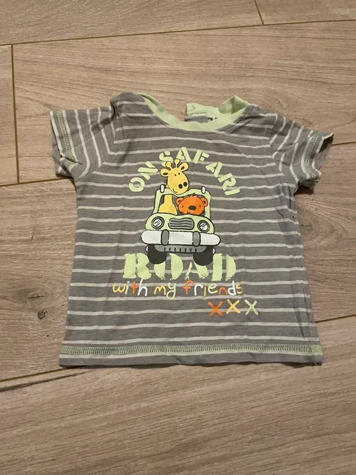 T shirt  bébé garçon taille 6 mois