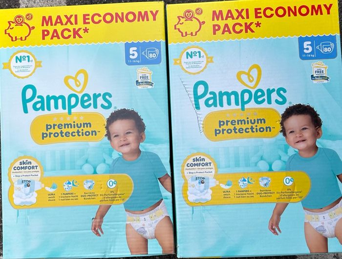 160 couches Pampers Prenium 5 Neuves