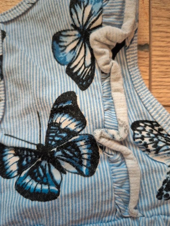 Robe bleu papillons 🦋 et culotte cache couche - photo numéro 7