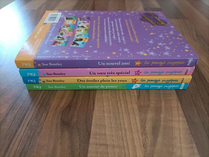 Lot 4 livres les poneys magiques 1,2,3 et 6 - photo numéro 3