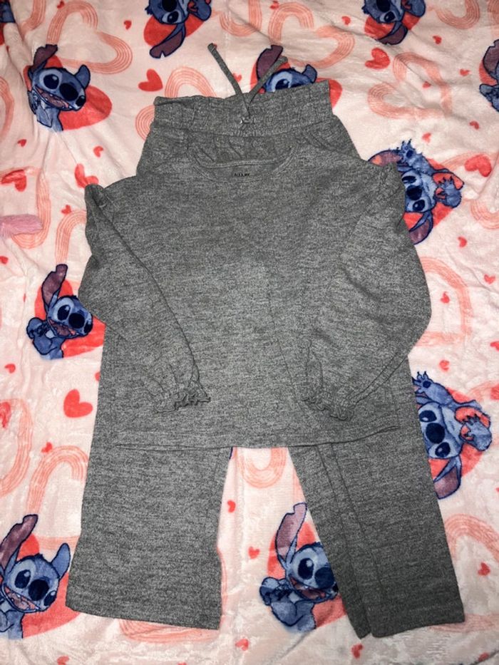 Ensemble detente / pyjama fille 6 ans gris