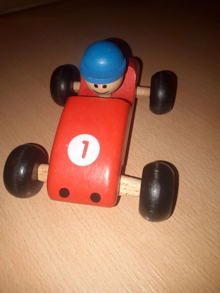Voiture en bois - photo numéro 2