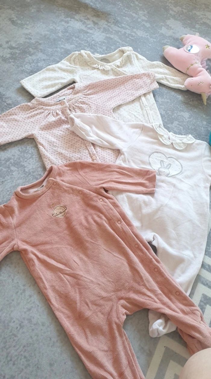 Lot de 4 grenouillères bebe fille 6 mois