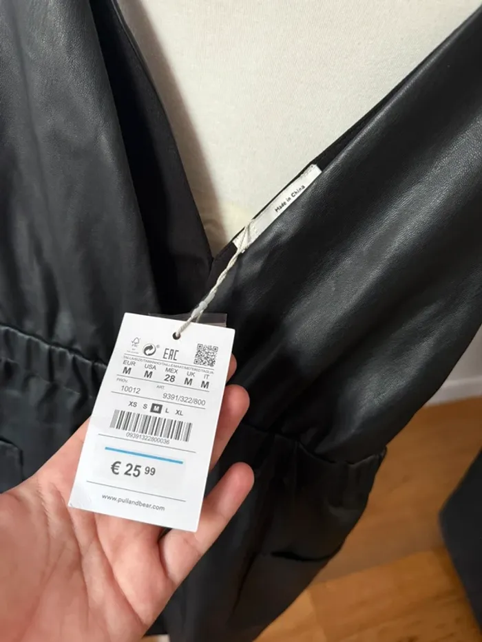 Robe neuve M/38 Pull &bear - photo numéro 3
