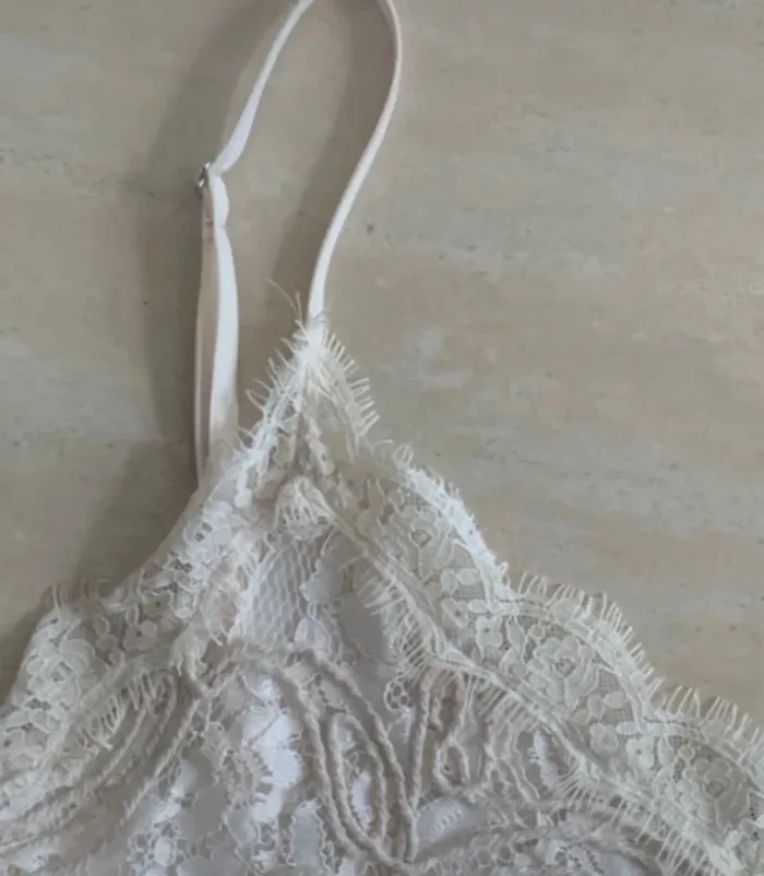 Robe Zara élégante en dentelle doublé 🍭🍭 - photo numéro 5