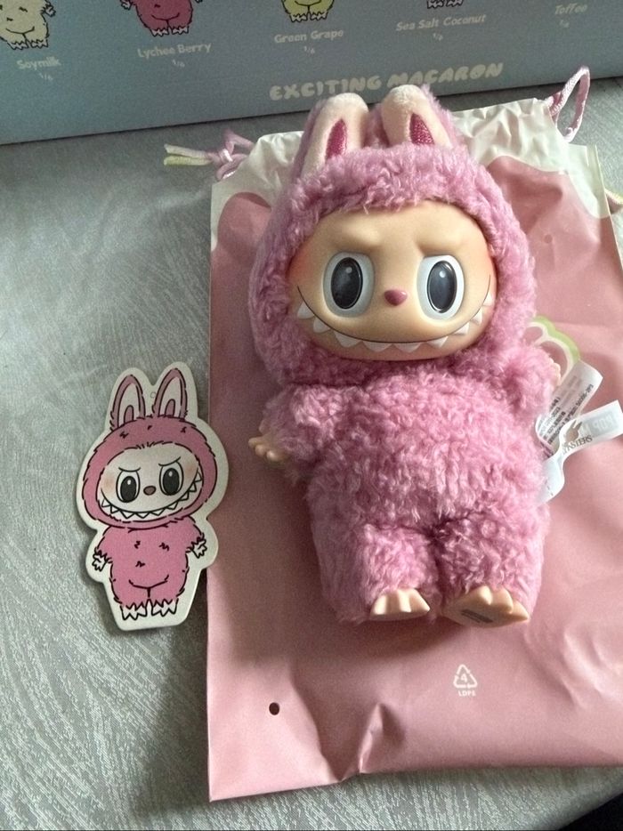 Labubu Exciting Macaron