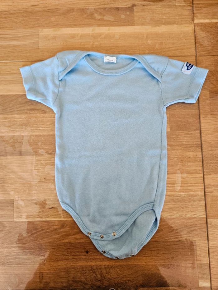 Lot de 4 bodys 18 mois - photo numéro 4