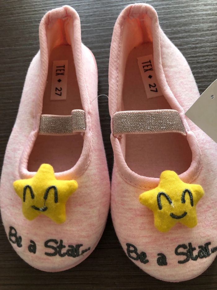 Chaussons étoile jaune 27 - photo numéro 3