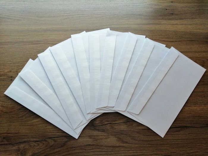 Lot 100 enveloppes blanches classiques 110 x 220 mm auto-adhésive courrier lettre