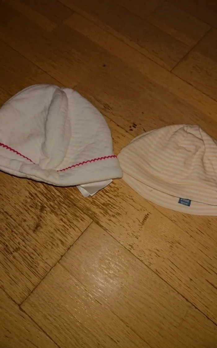 Lot 2 bonnets bébé - photo numéro 2