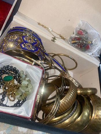 Lot bijoux vintage et moderne