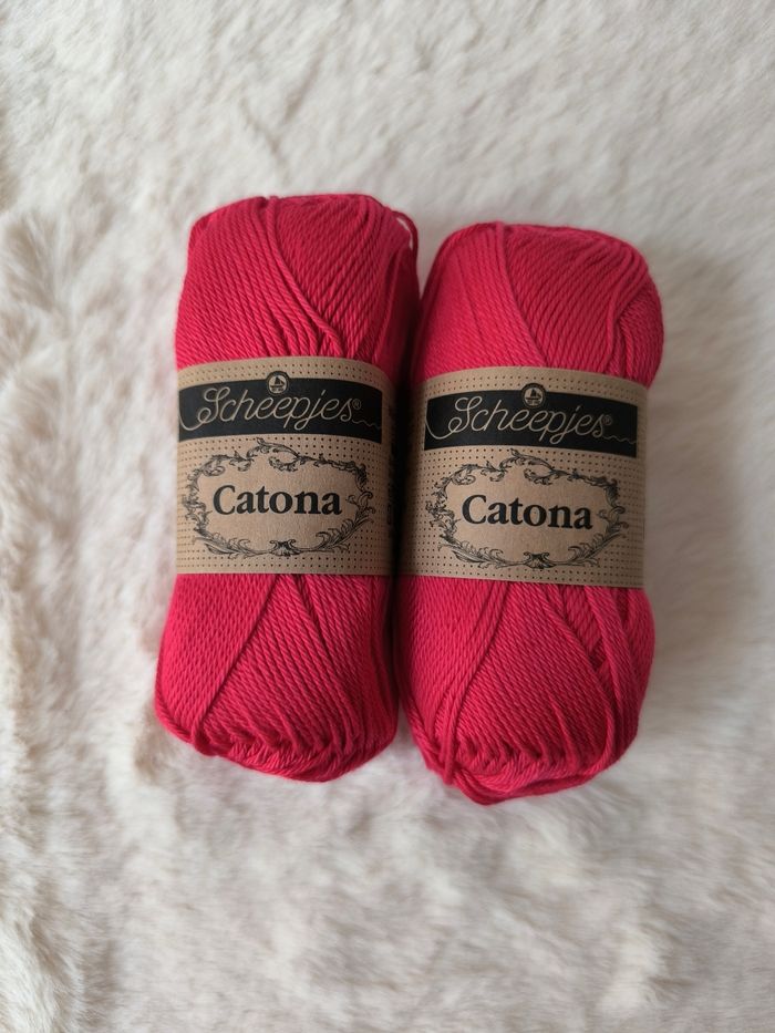 Pelote rouge catona