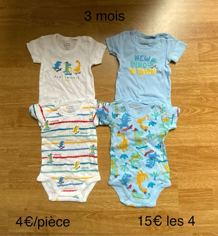 Lot de 4 bodys - CHICCO