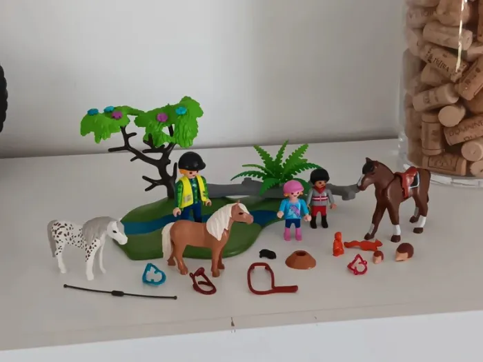 Playmobil

6947 Playmobil Cavaliers avec poneys et cheval