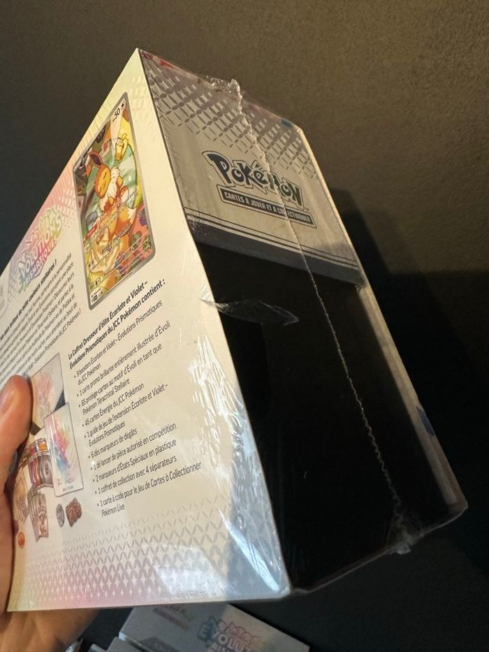 Pokémon : ETB EV8.5 - Coffret Dresseur d’Évolutions Prismatiques avec défaut - photo numéro 4