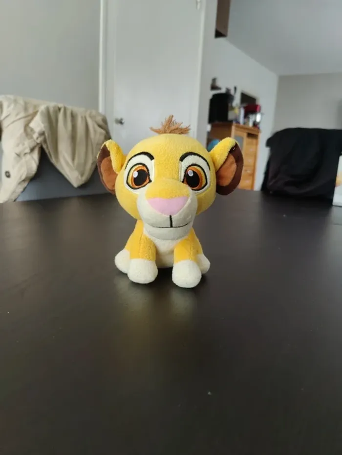 Peluche roi lion