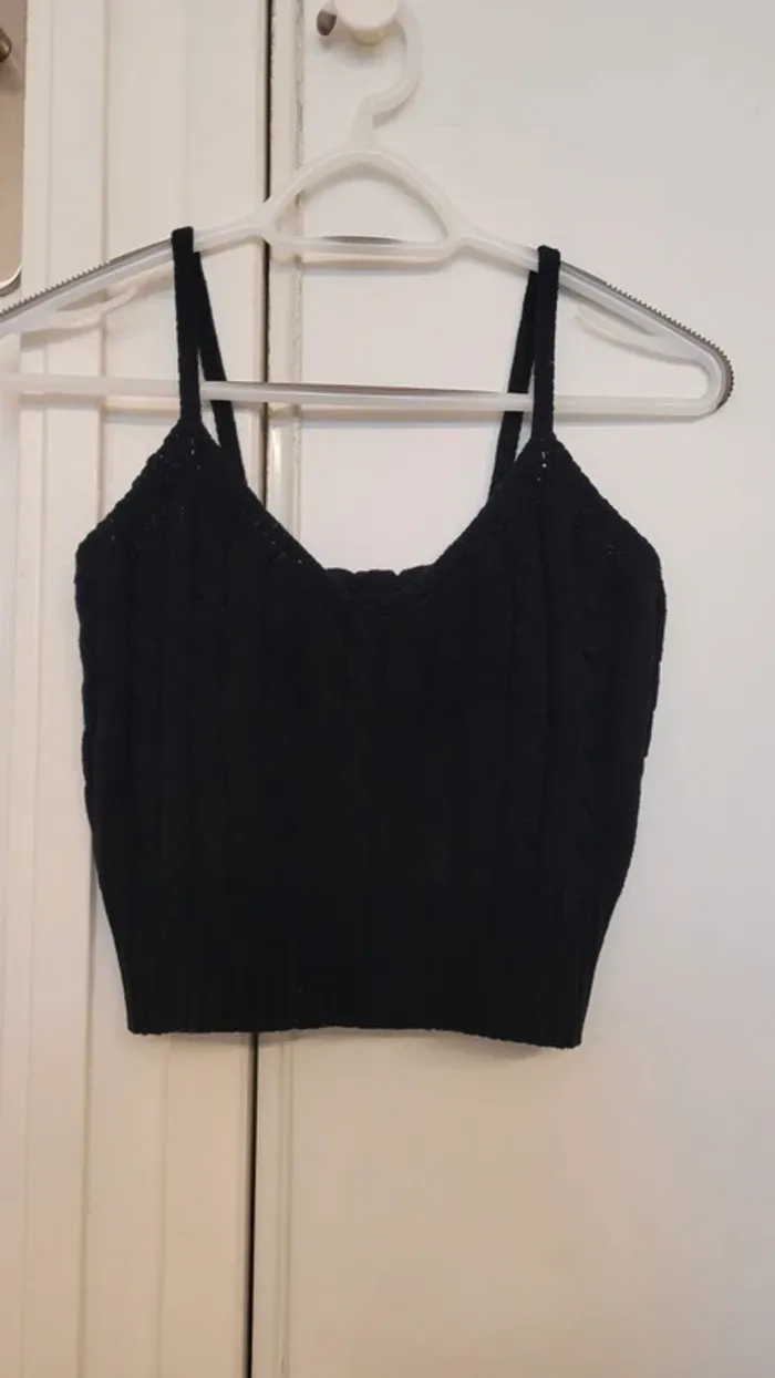 Top fines bretelles tricot mailles torsadées