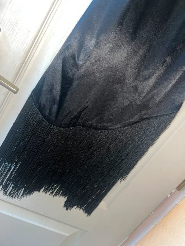 robe satinée zara à franges - photo numéro 4