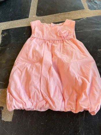 Robe mariage taille 6 mois marque kiabi